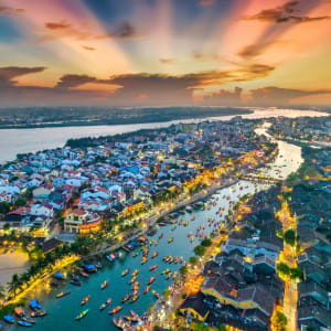 Découverte active du centre du Vietnam de Hué: Aerial view of Hoi An ancient town