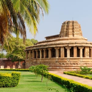 «The Deccan Odyssey» - Les Joyaux du Deccan de Mumbai: Aihole village near Badami