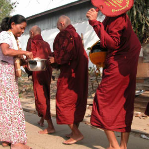 Good Morning Yangon: Alms Giving 002