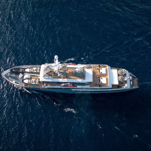 Raja Ampat avec style – Croisière à travers le paradis insulaire préservé de Sorong: Aqua Blu