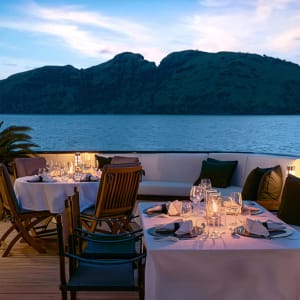 Kreuzfahrt ins Reich der Drachen (Flores - Bali) ab Labuan Bajo: Aqua Blu | Outdoor Dining
