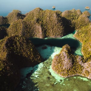 Raja Ampat mit Stil – Kreuzfahrt durch das unberührte Inselparadies ab Sorong: Aqua Blu | Raja Ampat | Wayag