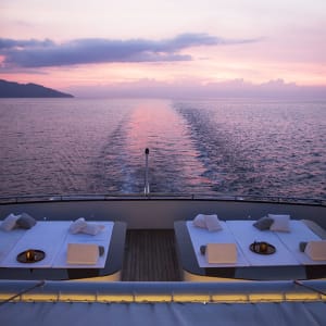 Kreuzfahrt ins Reich der Drachen (Flores - Bali) ab Labuan Bajo: Aqua Blu | Sun Bed
