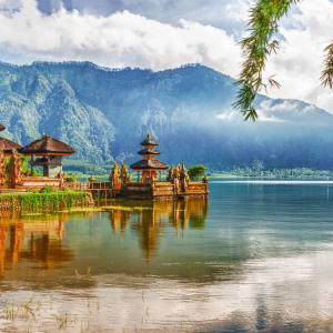 Höhepunkte Balis ab Südbali: Bali Ulun Danu temple on lake Beratan