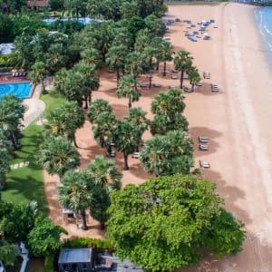 Ravindra Beach Resort & Spa in Pattaya:  Beach