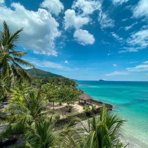 Candi Beach Resort & Spa in Ostbali:  Blue Ocean Water