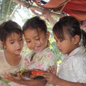 Velotour auf der Mekong Insel Koh Dach in Phnom Penh: Cambodian Girls