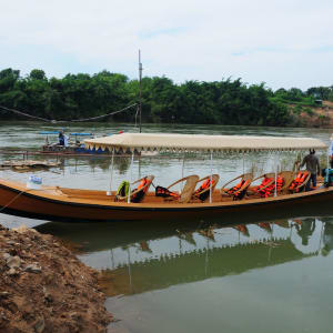 Vie authentique le long de la rivière Dohtawaddy à Mandalay: Dohtawaddy River sightseeing boat