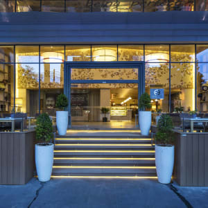 Fusion Suites Saigon:  Entrance