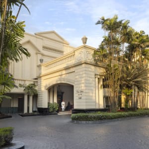 The Oberoi Grand à Kolkata:  Entrance
