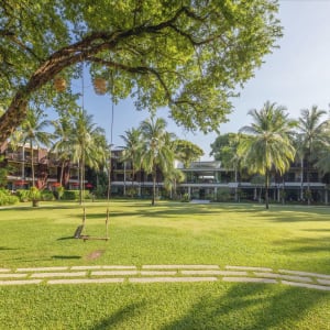 Ramada Resort by Wyndham Khao Lak:  Exterior Garden