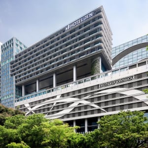 Jen Orchardgateway in Singapur:  Facade Day