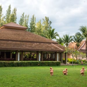 Lanta Casuarina Beach Resort in Ko Lanta:  Garden