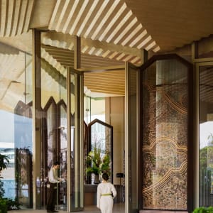 Dusit Thani Bangkok:  Hotel Entrance