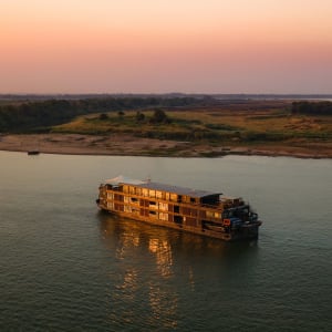 Monde aquatique du Cambodge de Siem Reap: exterior: beach: exterior: Sunset