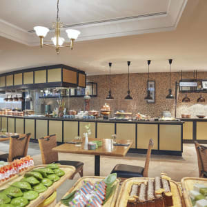 Swissotel The Stamford in Singapur:  Asian Market Cafe