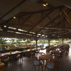 Shangri-La's Mactan Resort & Spa in Cebu:  Buko Bar