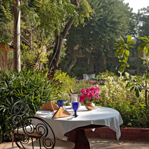 Romantisme des palais et magie du désert de Jodhpur: f&b: Garden Lunch at Rohet Garh