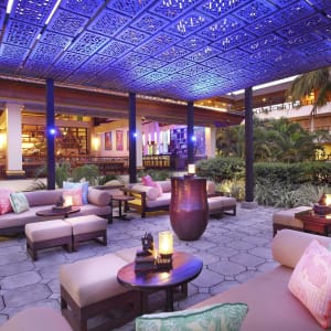 Nusa Dua Beach Hotel & Spa-Handwritten Collection in Südbali:  Lobby Bar