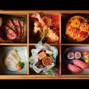 Swissotel The Stamford in Singapur:  Lunch bento @ Mikuni