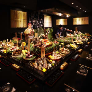Swissotel The Stamford in Singapur:  Mikuni Robatayaki Counter