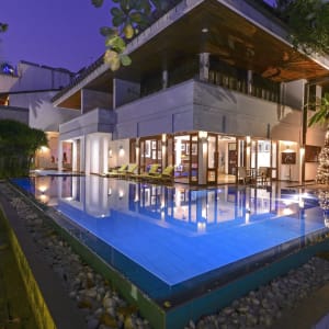 Colombo Court Hotel & Spa:  Pool Side Restaurent