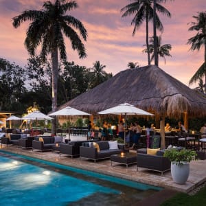 Atmosphere Resort in Negros:  Poolside bar