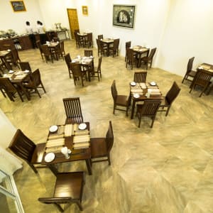 Yadanarpon Dynasty in Mandalay:  Restaurant