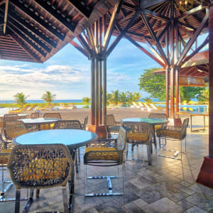 Borneo Eagle Resort in Kota Kinabalu:  Sand Bar by the Pool