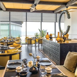 Shangri-La Colombo:  Shang Palace - Seating Area