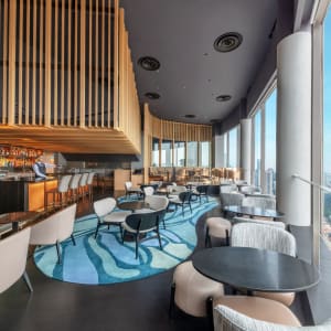 Swissotel The Stamford in Singapur:  SKAI Bar 