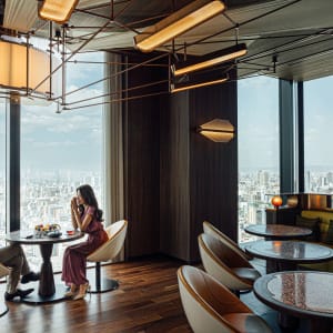 Centara Grand Hotel Osaka:  Smoke and Spin Lounge