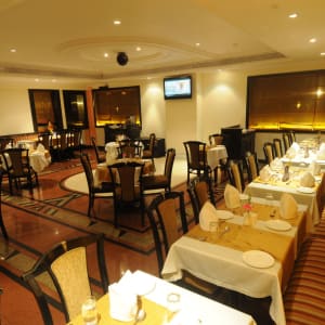 Fariyas à Mumbai:  Tamarind Restaurant