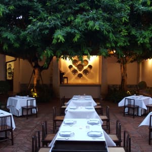 Rachamankha à Chiang Mai:  The Restaurant Courtyard
