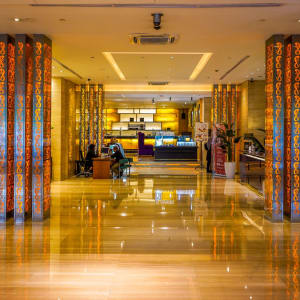 Cambridge Hotel Medan:  Lobby
