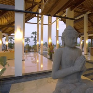 Siddhartha Oceanfront Resort & Spa in Ostbali:  Lobby