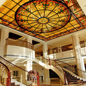 Sunrise on the Bund à Shanghai:  Lobby