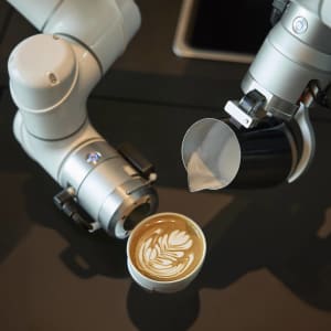 COMO Metropolitan Singapore à Singapour:  Lobby Lounge with robot barista Bruno