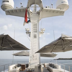 Croisière de rêve au cœur des Moluques de Ambon: facilities: Sun Deck and Bar