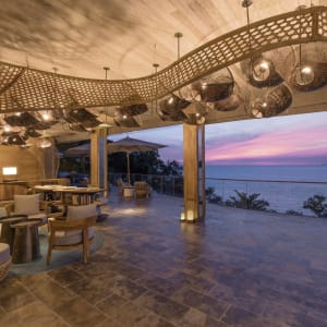 Six Senses Krabey Island in Koh Krabey:  beach: facilities: Sunset at the lobby