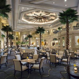 The Peninsula à Manille:  The Lobby