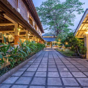 The Lovina Bali in Nordbali:  Walkway