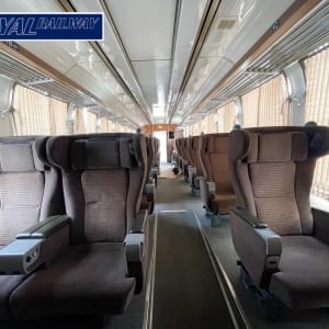 Pfeffriges Kampot ab Phnom Penh: First class section of the train