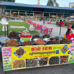 Phnom Penh, ville de contrastes: Food stand
