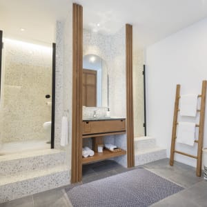 Cove 55 à Kuching: Garden Room | Bathroom