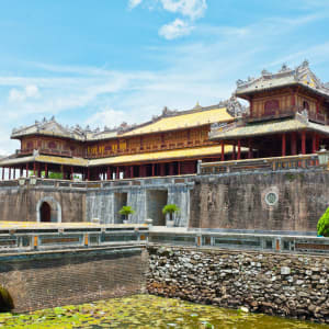 Les hauts lieux du Vietnam de Hanoi: Hue: Citadel on the Northern bank of the Perfume River