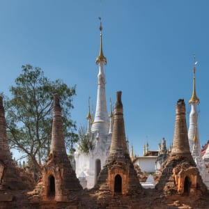 La fascination du Myanmar – un pays en mutation de Naypyitaw: Inle Lake Inn Thein Pagodas