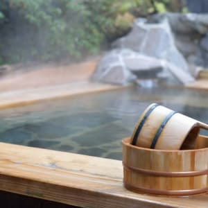 Les onsen curatifs japonais de Tokyo: Japanese open air onsen