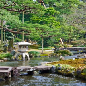 Contrastes du Japon de Tokyo: Kanazawa Kenrokuen Garden