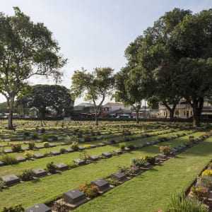 Le Siam royal de Bangkok: Kanchanaburi Cemetery
